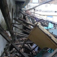 Gedung Tua di Naripan Rubuh 